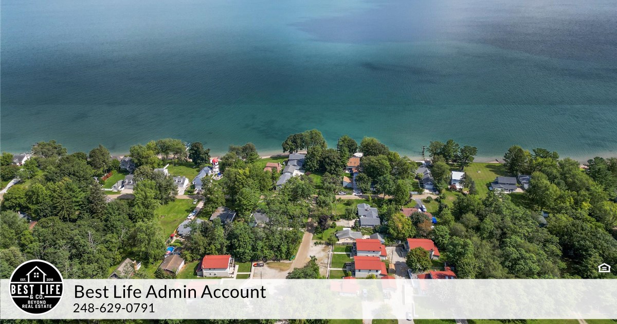 8625 Lakeshore Rd, Lexington, MI 48450